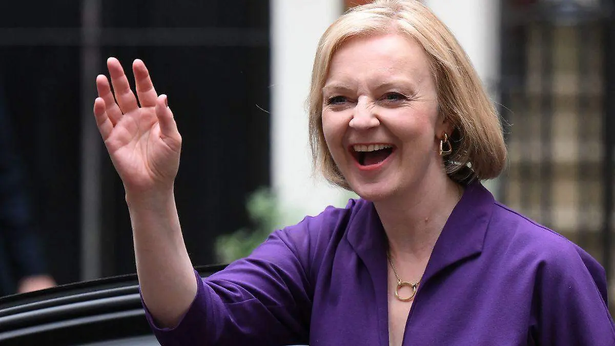 Liz Truss asume como primera ministra de Reino Unido